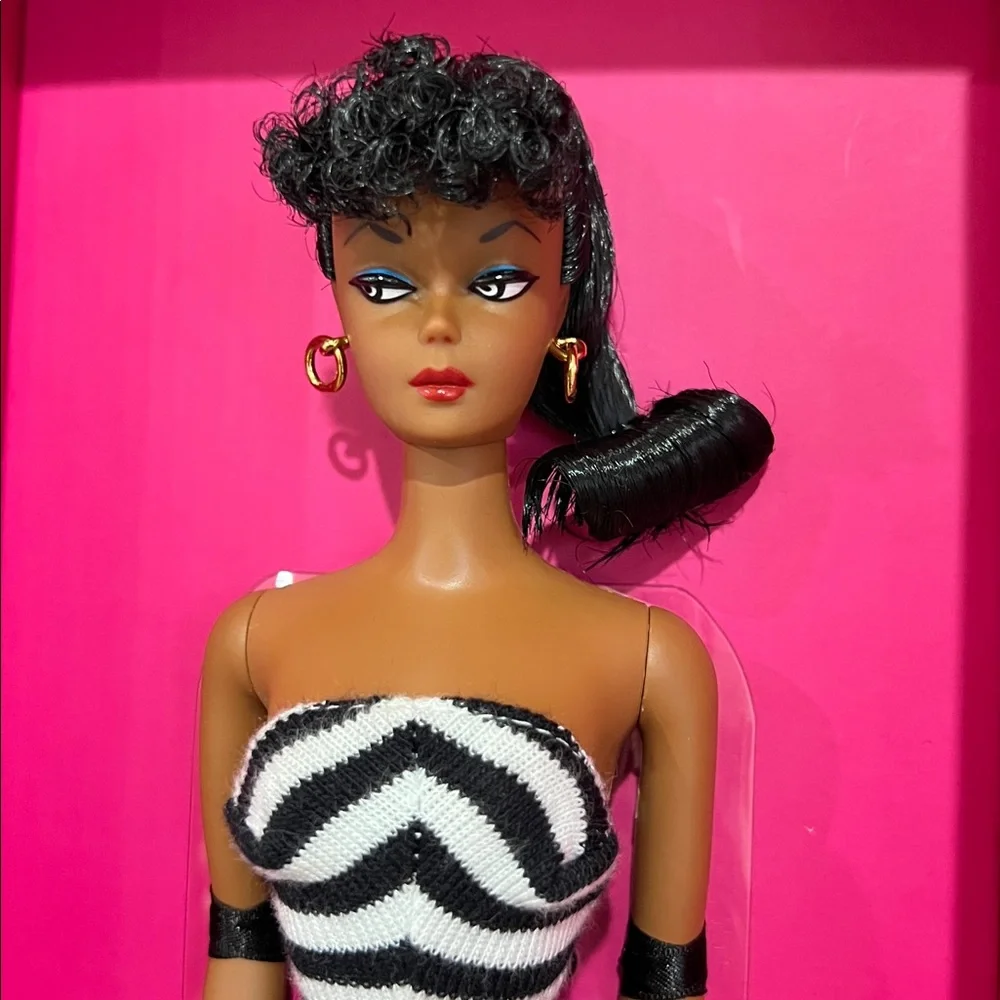 2020 Barbie US Convention Doll AA Silkstone - Picture 4 of 6
